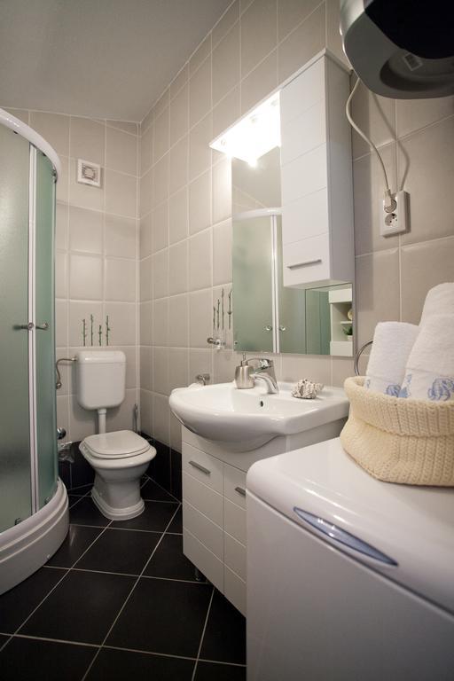 Apartments Mediterranea With Heated Pool Pisak Exterior foto